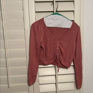 4/$25 SALE Urban Outfitters Medium Cropped Dusty Rose Ruched Long Sleeve Sweater